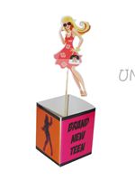 Teen Viva Center Piece